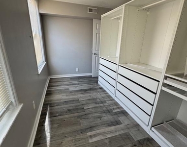 1429 N Hollywood Street - Photo Thumbnail 17