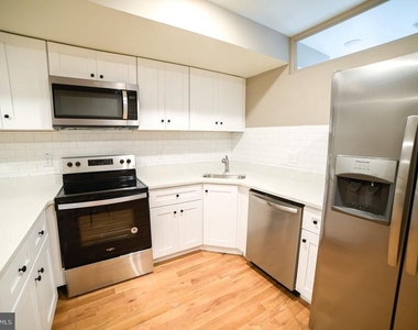 1806 N Willington Street - Photo Thumbnail 2