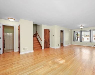 7754 S Yates Boulevard - Photo Thumbnail 6