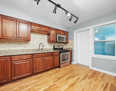 7754 S Yates Boulevard - Photo Thumbnail 16