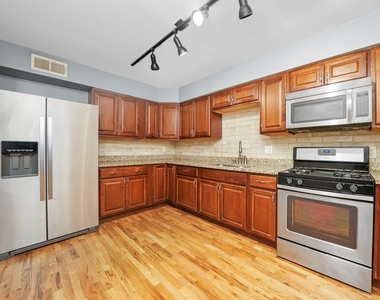 7754 S Yates Boulevard - Photo Thumbnail 18