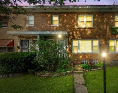 7754 S Yates Boulevard - Photo Thumbnail 2