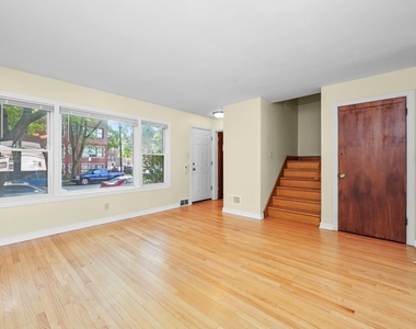 7754 S Yates Boulevard - Photo Thumbnail 9
