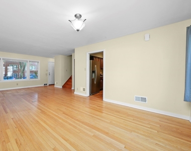 7754 S Yates Boulevard - Photo Thumbnail 8