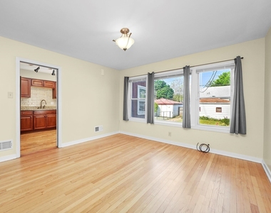 7754 S Yates Boulevard - Photo Thumbnail 7