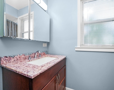 7754 S Yates Boulevard - Photo Thumbnail 14
