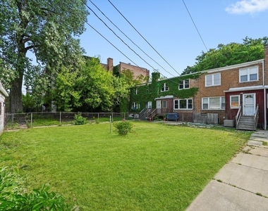 7754 S Yates Boulevard - Photo Thumbnail 24