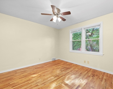 7754 S Yates Boulevard - Photo Thumbnail 12