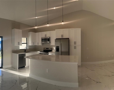 1578 Gretchen Avenue S - Photo Thumbnail 4