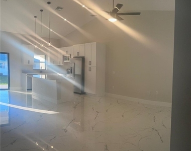 1578 Gretchen Avenue S - Photo Thumbnail 6