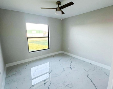 1578 Gretchen Avenue S - Photo Thumbnail 8