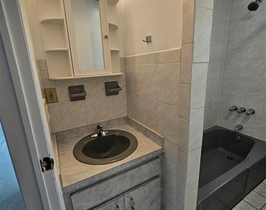 80 Woodside - Photo Thumbnail 2