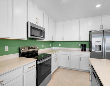 15285 Green Acres Avenue - Photo Thumbnail 12