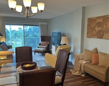 1300 Gulf Shore Boulevard N - Photo Thumbnail 13