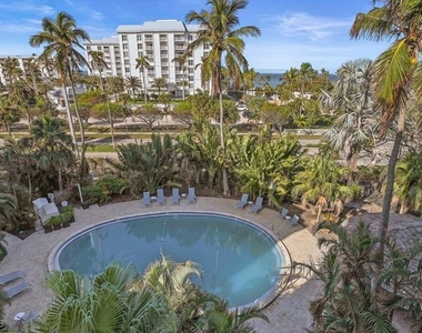 1300 Gulf Shore Boulevard N - Photo Thumbnail 21