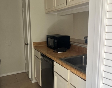 6111 Beverly Hill Street - Photo Thumbnail 4