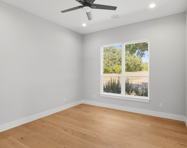 103 River Mountain Drive - Photo Thumbnail 9