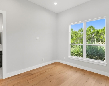 103 River Mountain Drive - Photo Thumbnail 8