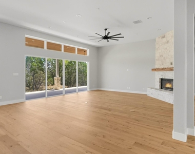 103 River Mountain Drive - Photo Thumbnail 4