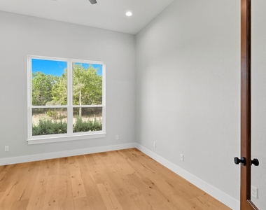 103 River Mountain Drive - Photo Thumbnail 14