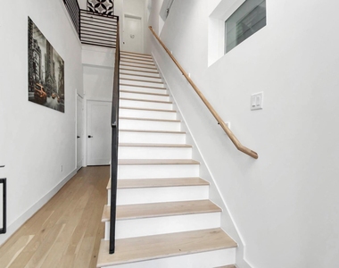 1104 Palmer Street - Photo Thumbnail 5