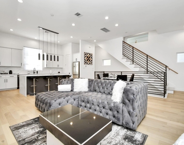 1104 Palmer Street - Photo Thumbnail 13