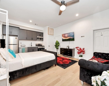 1104 Palmer Street - Photo Thumbnail 8