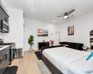 1104 Palmer Street - Photo Thumbnail 7
