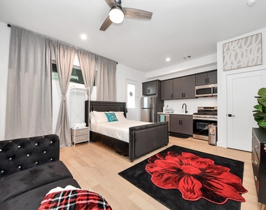 1104 Palmer Street - Photo Thumbnail 6