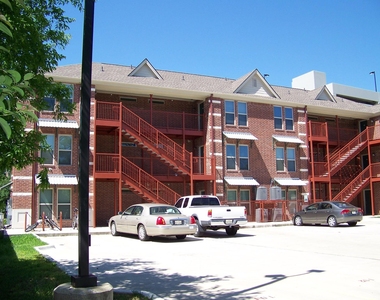300 Spruce Street - Photo Thumbnail 14