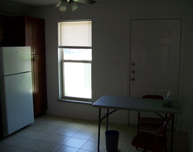 300 Spruce Street - Photo Thumbnail 9