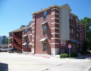 300 Spruce Street - Photo Thumbnail 12