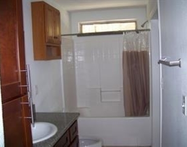 300 Spruce Street - Photo Thumbnail 11