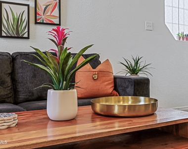 12120 Desert Quail Avenue - Photo Thumbnail 16