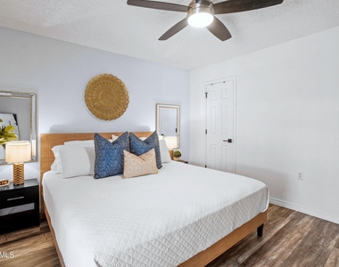 12120 Desert Quail Avenue - Photo Thumbnail 27