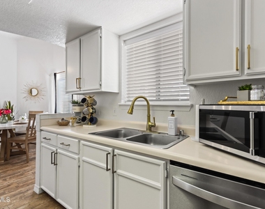 12120 Desert Quail Avenue - Photo Thumbnail 23