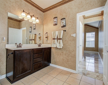 18707 Naples Ridge Court - Photo Thumbnail 32