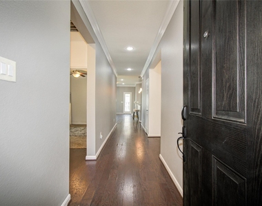 18707 Naples Ridge Court - Photo Thumbnail 4