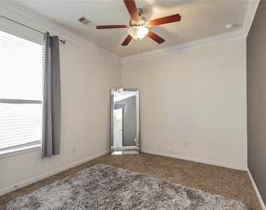 18707 Naples Ridge Court - Photo Thumbnail 7