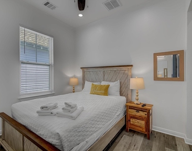2311 67th Street - Photo Thumbnail 23
