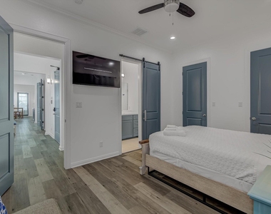 2311 67th Street - Photo Thumbnail 28