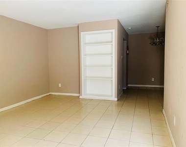 5625 Antoine Drive - Photo Thumbnail 6