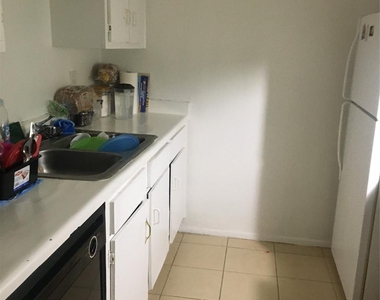 5625 Antoine Drive - Photo Thumbnail 2