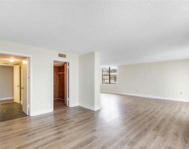 2699 Seville Boulevard - Photo Thumbnail 4
