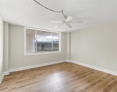 2699 Seville Boulevard - Photo Thumbnail 14