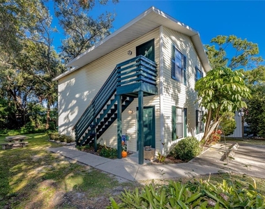 1303 S Moody Avenue - Photo Thumbnail 10