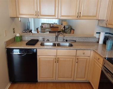 153 Sun Isle Circle - Photo Thumbnail 10