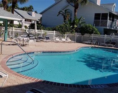 153 Sun Isle Circle - Photo Thumbnail 3