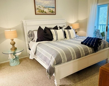 153 Sun Isle Circle - Photo Thumbnail 15