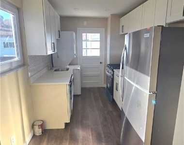 4560 Friendship Ave - Photo Thumbnail 7